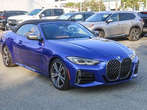 Used 2021 BMW M440i Convertible image 3