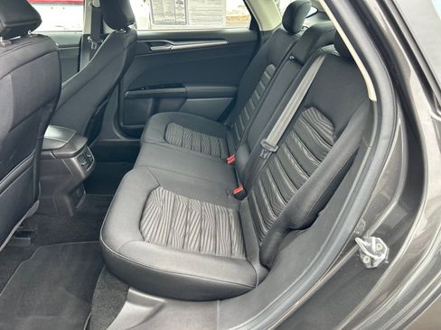 Used 2016 Ford Fusion SE image 8