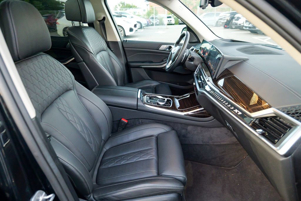 Used 2026 BMW X7 xDrive40i AWD/4WD image 36