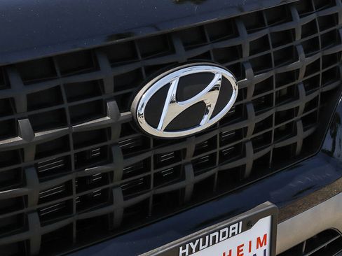 New 2026 Hyundai Venue SE FWD image 6