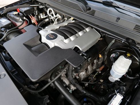 Used 2020 Cadillac Escalade Platinum image 59