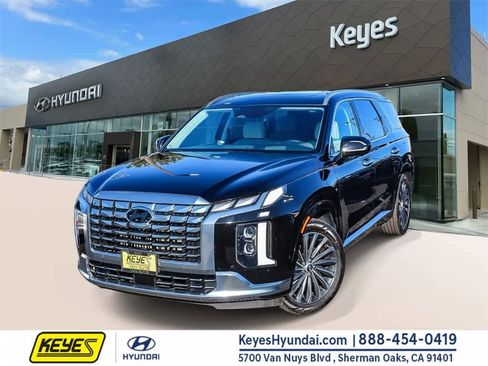 Used 2023 Hyundai Palisade Calligraphy w/ Cargo Package image 1
