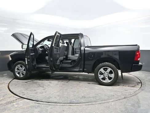 Used 2018 RAM 1500 Express w/ Express Value Package image 40