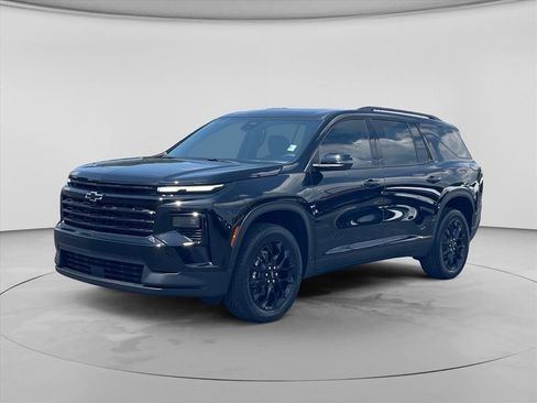 New 2026 Chevrolet Traverse LT w/ Midnight/Sport Edition FWD image 3