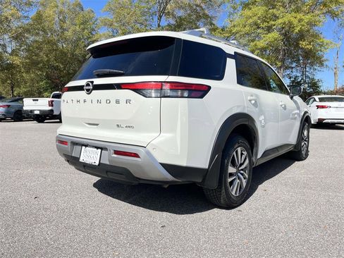 Used 2023 Nissan Pathfinder SL image 7