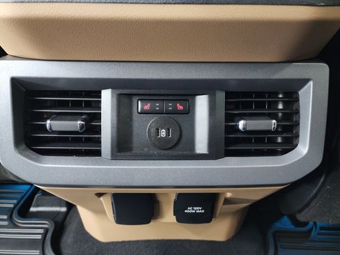 Used 2024 Ford F250 Lariat w/ Lariat Ultimate Package image 44