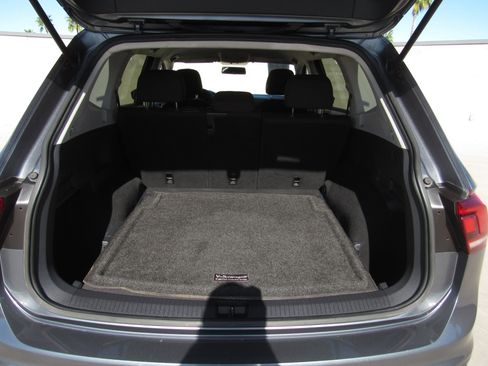 Used 2020 Volkswagen Tiguan S image 12