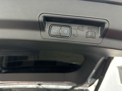 Used 2024 Ford Explorer XLT w/ Equipment Group 202A image 43