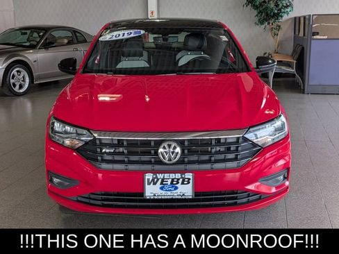 Used 2019 Volkswagen Jetta R-Line w/ R-Line Cold Weather Package FWD image 3