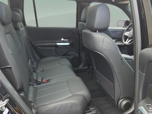 Certified 2022 Mercedes-Benz GLB 250 image 16