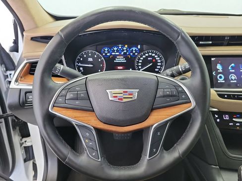 Used 2017 Cadillac XT5 Platinum w/ Driver Assist Package AWD/4WD image 25