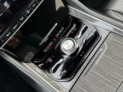 Used 2022 Jeep Wagoneer Series III w/ Premium Group I image 24