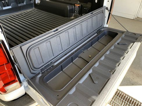 New 2024 Chevrolet Colorado LT w/ LT Convenience Package III image 11