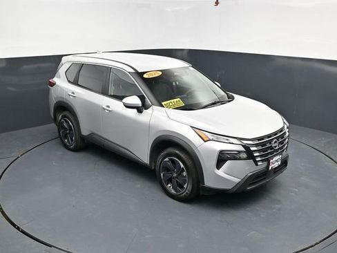 Used 2025 Nissan Rogue SV AWD/4WD image 32