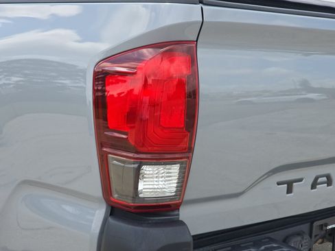 Used 2021 Toyota Tacoma SR5 RWD image 33