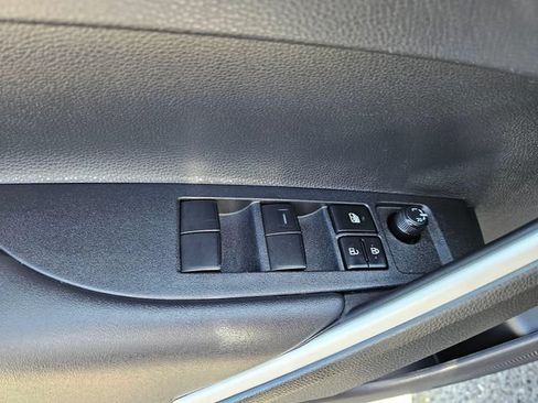 Used 2025 Toyota Corolla Cross LE AWD/4WD image 26