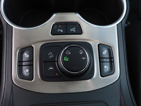 Used 2020 GMC Terrain Denali w/ Denali Premium Package AWD/4WD image 17