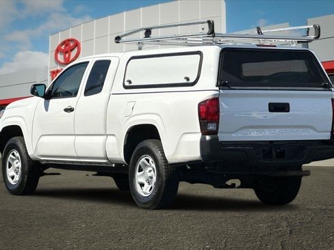 Used 2023 Toyota Tacoma SR RWD image 5