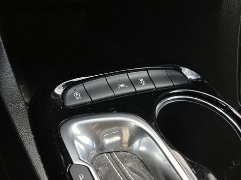 Used 2022 Buick Encore GX Preferred w/ Cold Weather Comfort Package FWD image 23