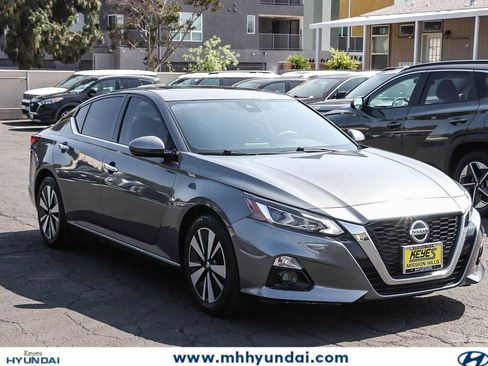 Used 2019 Nissan Altima 2.5 SV FWD image 5