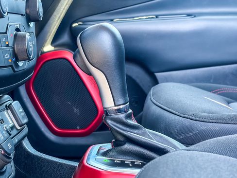 Used 2018 Jeep Renegade Trailhawk w/ Cold Weather Group II image 21