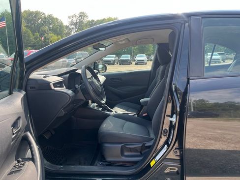 Used 2022 Toyota Corolla LE FWD image 19
