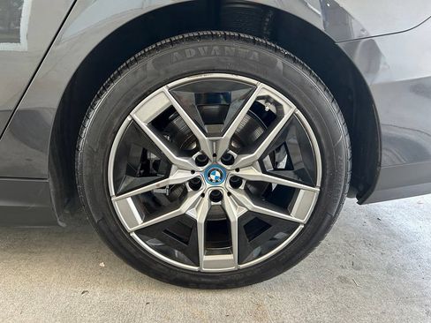 Used 2025 BMW i5 eDrive40i RWD image 18
