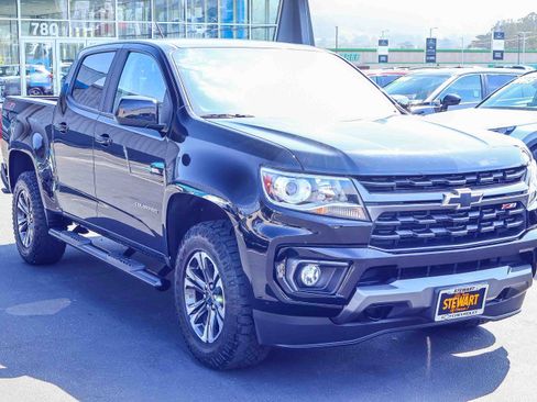 Used 2022 Chevrolet Colorado Z71 AWD/4WD image 19
