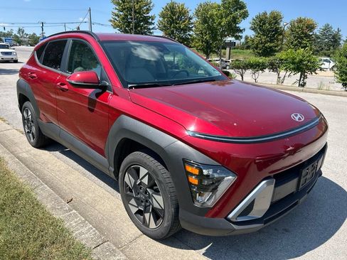 Used 2024 Hyundai Kona SEL AWD/4WD image 2