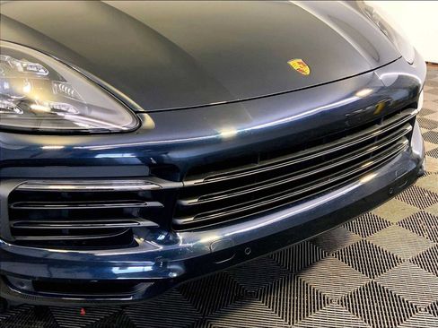 Used 2021 Porsche Cayenne image 34