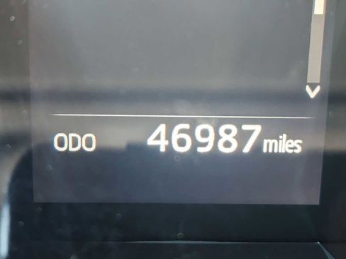 Used 2023 Toyota Camry SE image 10