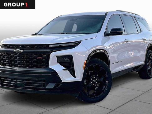 Used 2024 Chevrolet Traverse RS image 1