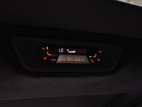 Used 2022 BMW X7 M50i AWD/4WD image 33