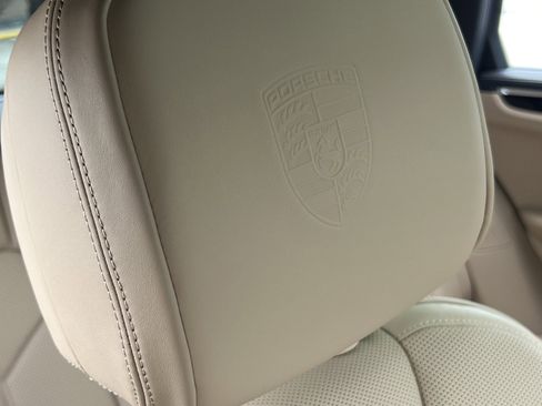 Certified 2025 Porsche Macan image 33