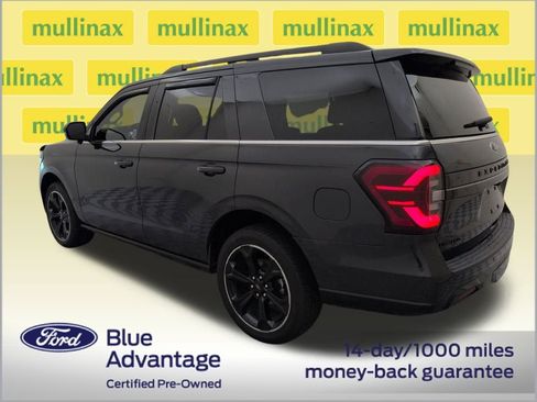 Used 2023 Ford Expedition Limited image 12
