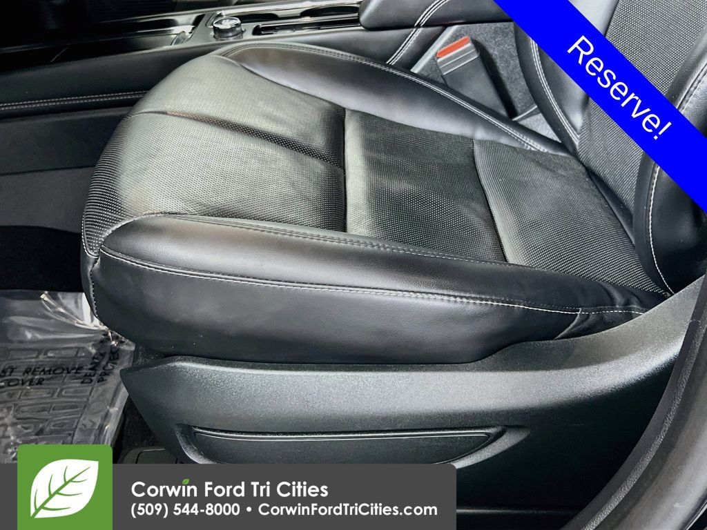 Used 2022 Lincoln Corsair Reserve w/ Equipment Group 201A AWD/4WD image 23