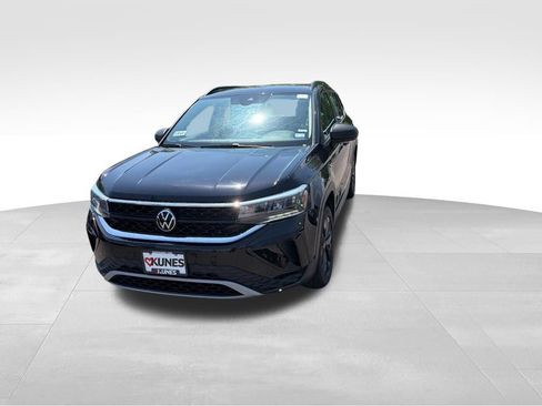 Used 2024 Volkswagen Taos S FWD image 4