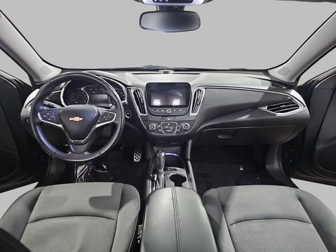 Used 2017 Chevrolet Malibu LT FWD image 11