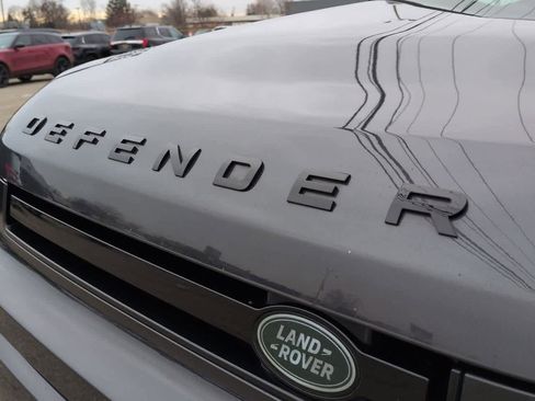 Used 2022 Land Rover Defender 110 SE image 12