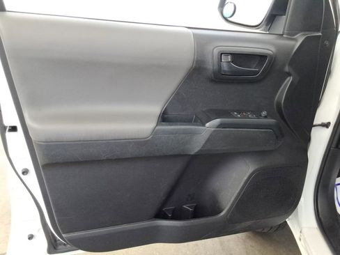 Used 2021 Toyota Tacoma SR RWD image 17