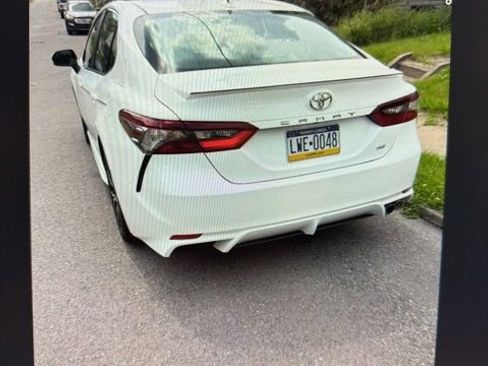 Used 2023 Toyota Camry SE FWD image 2
