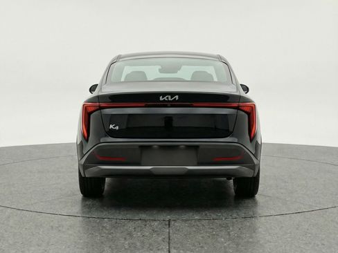 Used 2025 Kia K4 LXS image 7