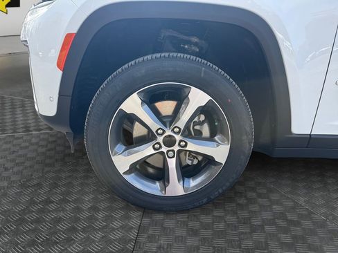 New 2026 Jeep Grand Cherokee L Limited w/ Luxury Tech Group II RWD image 14
