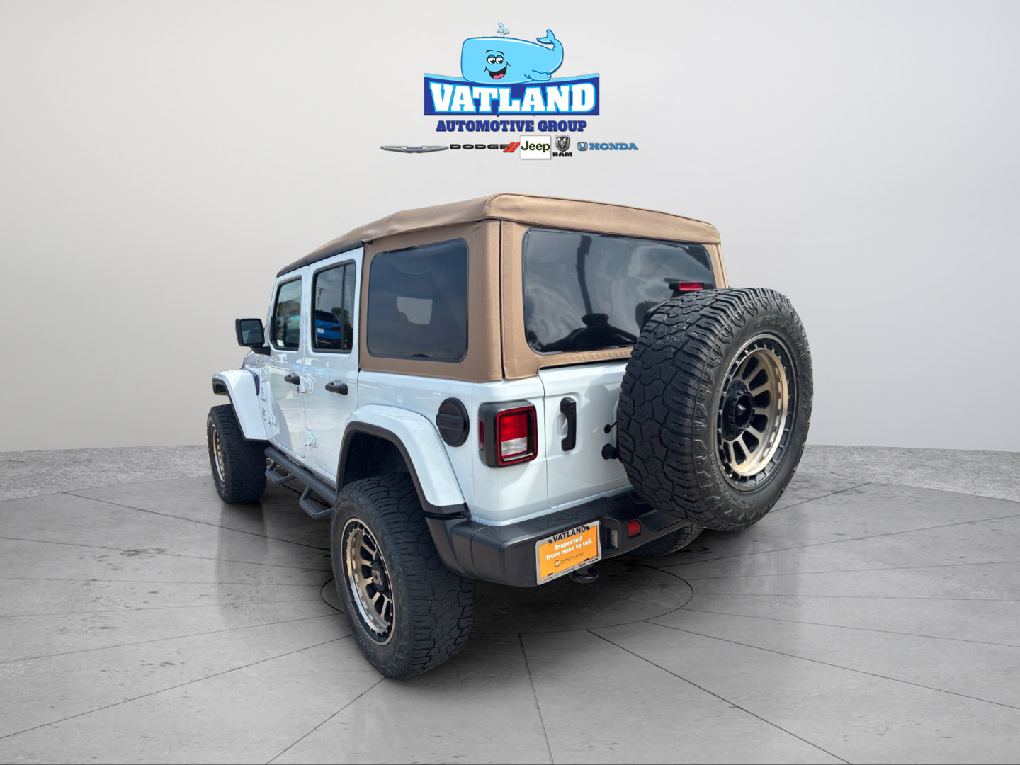 Used 2021 Jeep Wrangler Unlimited Sahara AWD/4WD image 3