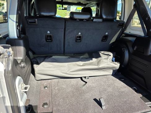 Used 2023 Jeep Wrangler Unlimited Sahara w/ Cold Weather Group image 18