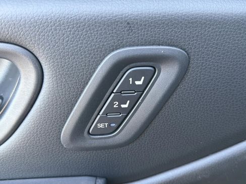 Certified 2025 Honda Pilot Black Edition image 17