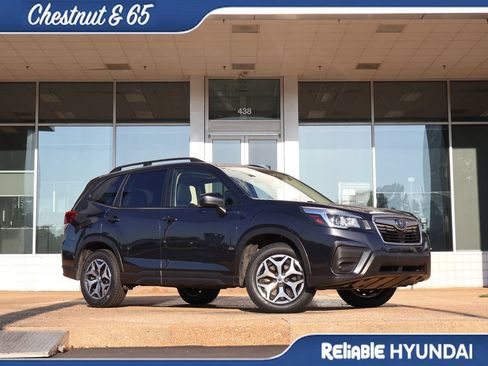 Used 2019 Subaru Forester Premium w/ All-Weather Package AWD/4WD image 2