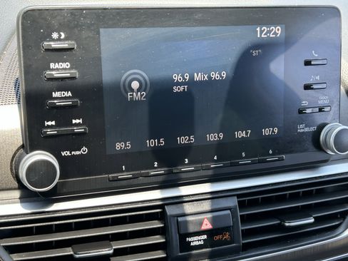 Used 2020 Honda Accord Hybrid image 21