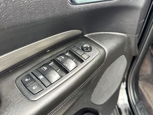 Used 2018 Dodge Durango SXT w/ 3rd Row Seating Group image 25