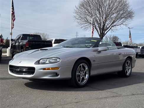 Used 2002 Chevrolet Camaro Z28 w/ SS Performance/Appearance Pkg RWD image 34